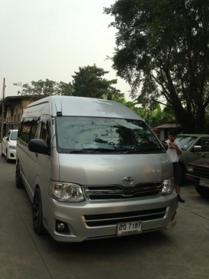 ขาย TOYOTA HIACE COMMUTER (รุ่นปี 2011) D4D 2.5 MT