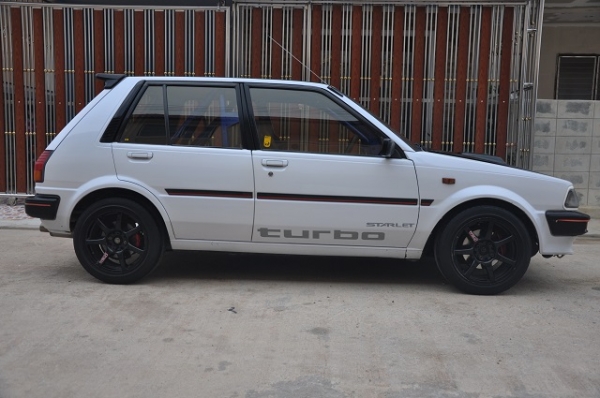 ขาย TOYOTA STARLET 1300 GT 4E-TURBO ดิส 4 ล้อ MAX15 แห้งๆ แรงๆ สีสวยพร้อมใช้งาน