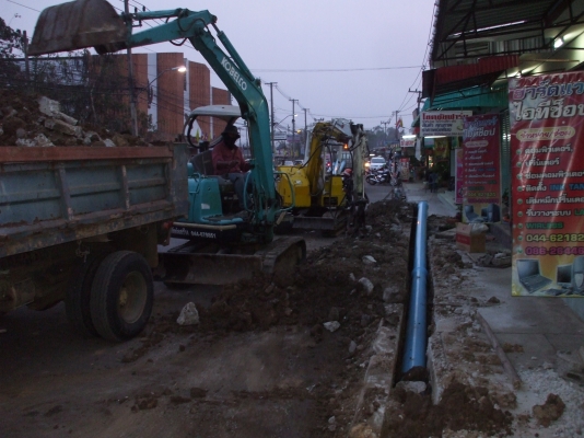 ขายยกชุด 3 คัน แบคโฮ 2 คัน เทเลอร์ 1 คัน หัวแย๊ก 1 ชุด บุ้งกี๋ ขนาด30 ซม.2ใบ บุ้งกี๋ขนาด 50ซม 2ใบ บุ้งกี๋ขนาด 80 ซม 2ใบ