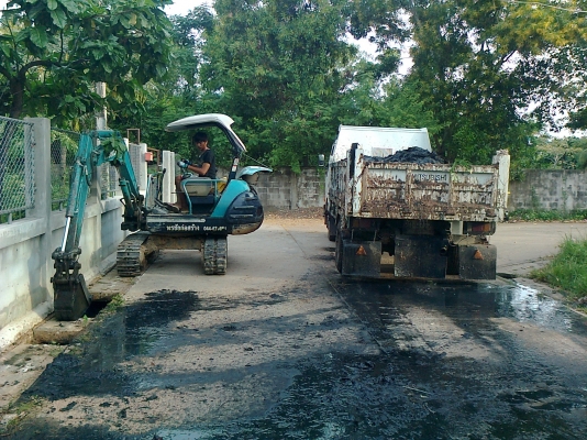 ขายยกชุด 3 คัน แบคโฮ 2 คัน เทเลอร์ 1 คัน หัวแย๊ก 1 ชุด บุ้งกี๋ ขนาด30 ซม.2ใบ บุ้งกี๋ขนาด 50ซม 2ใบ บุ้งกี๋ขนาด 80 ซม 2ใบ