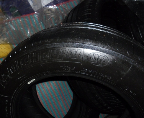 ขายยางขอบMICHELIN215/60/R16ปี12