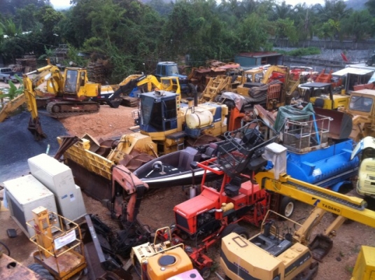 รถตัก/คีบอ้อยแบบหมุนได้รอบ ford 735 บูมยืด 8ม. ยกได้3.5 ตัน