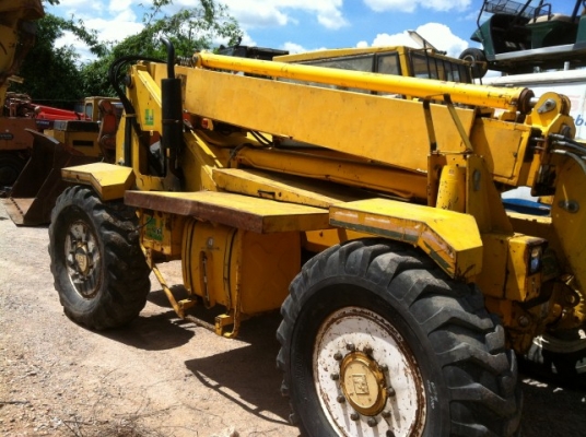 รถตัก/คีบอ้อยแบบหมุนได้รอบ ford 735 บูมยืด 8ม. ยกได้3.5 ตัน