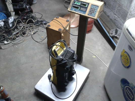 เครื่องชั่งดิจิตอล  แบบตั่งพื้น 25 กิโลกรัม