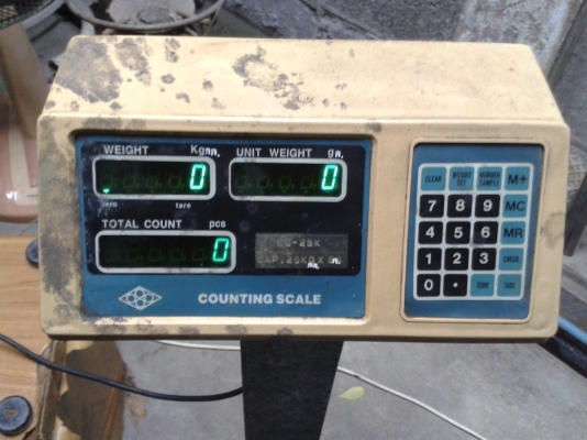 เครื่องชั่งดิจิตอล  แบบตั่งพื้น 25 กิโลกรัม