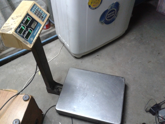 เครื่องชั่งดิจิตอล  แบบตั่งพื้น 25 กิโลกรัม