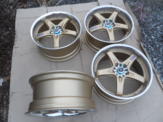 ขายแม็กใหม่ขอบ18 8นิ้ว 5รู100,114 สวยๆจำนวน 4 วง ยังไม่เคยใช้