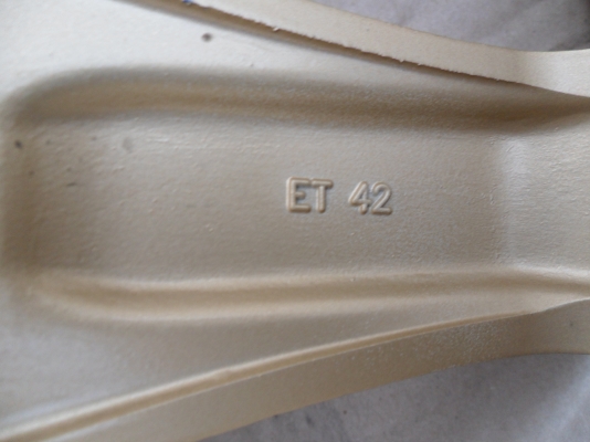 ขายแม็กใหม่ขอบ18 8นิ้ว 5รู100,114 สวยๆจำนวน 4 วง ยังไม่เคยใช้