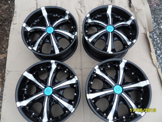 ขายแม็กใหม่LENSO 6รู139.7 ขอบ17 8นิ้ว จำนวน 4 วง ยังไม่เคยใช้