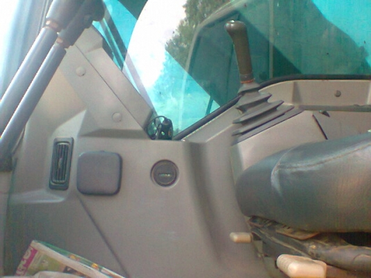 ขายรถแบคโฮ KOBELCO 200 รุ่น 6 yn9