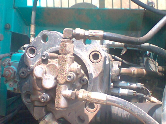 ขายรถแบคโฮ KOBELCO 200 รุ่น 6 yn9