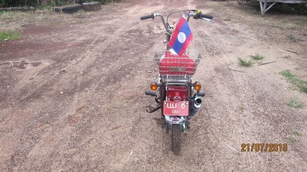 ขายชาลี2คันแต่ง2แบบ2สไตล์ครับอิอิ...ชอบคันไหนว่ามาเลยครับ คันที่1 สีเขียวแต่งยุ่นสีสวยล้อโตๆครับ เครื่องดรีมฝาข้างชุปๆสภาพพร้อมขี่ครับ no-book ออกใบซื้อขายให้ครับ ราคาเปิดที่21000บาทราคายังไม่รวมค่าส่งนะครับ...เอาจิงลดได้นิดน่อยครับสนใจติดต่อ080-1696651 ส