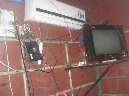 ฃายด่วนตู้นอนเคลื่อนที่มีครบทุกอย่าง,แอร์,ทีวี,จานดาวเทียมไปทุกที่นอนปลอดภัยต่อไฟใส่ใช้ไดเลย