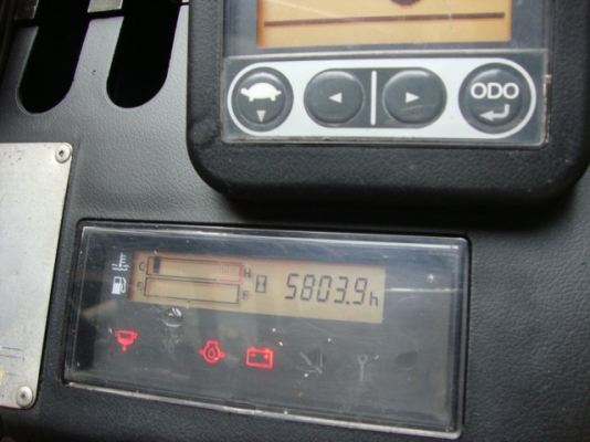 ขายรถโฟล์คลิฟท์ TOYOTA 8FD30 (รุ่นใหม่ล่าสุด สภาพ 90\% รถนอกนำเข้า 5,000 ชม.แท้) เครื่องยนต์ดีเซล เกียร์ธรรมดา เสาสูง 3 เมตร ยางตัน ขายรถโฟล์คลิฟท์ TOYOTA 8FD30 (รุ่นใหม่ล่าสุด สภาพ 90\% รถนอกนำเข้า 5,000 ชม.แท้) เครื่องยนต์ดีเซล เกียร์ธรรมดา เสาสูง 3 เมตร ยางตัน