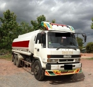 ISUZU ROCKY 10ล้อ (2 เพลา) เครื่อง 175HP (6BG1) เบรกจิ๊ฟฟี่ ยางดี 10 เส้น ซัซซี่สวย แอร์เย็น ถังน้ำมัน 15000 ลิตร (โหลดล่าง) ขาย 890,000