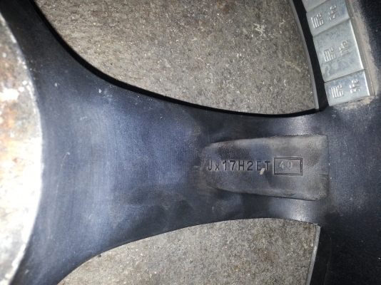 max lenso17&times;7"2วง