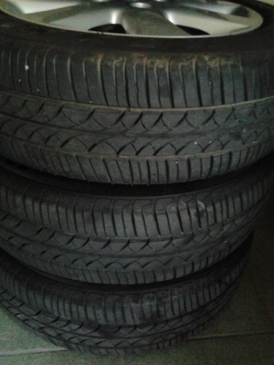 Max Nissan March 15" ยาง 175/60/15 ปี11แถมนอตแท้16ตัว