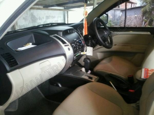 รถยนต์ ยีห้อ MITSUBISHI รุ่น PAJERO SPORT ปี 2010