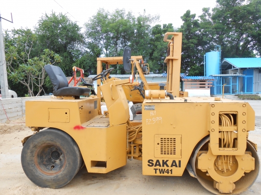 รถบด SAKAI TW41 รถบด SAKAI TW41