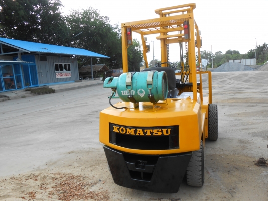 รถฟอร์คลิฟต์  KOMATSU-FG30  ติดตั้งแก๊สพร้อมใช้งาน