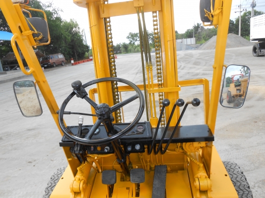 รถฟอร์คลิฟต์  KOMATSU-FG30  ติดตั้งแก๊สพร้อมใช้งาน