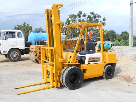 รถฟอร์คลิฟต์  KOMATSU-FG30  ติดตั้งแก๊สพร้อมใช้งาน