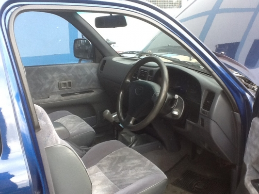 ขาย Toyota sport cruiser ปี02 เครื่อง2500 D4Dเกียร์ธรรมดา