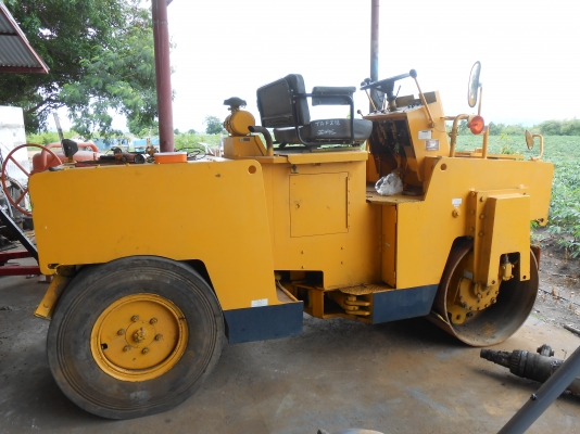 รถบดล้อยาง  BROMAX  4 TON  รถสภาพสวย เก่านอก