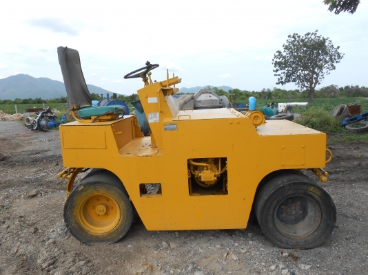 รถบด SAKAI  ล้อยาง  รถเก่านอก