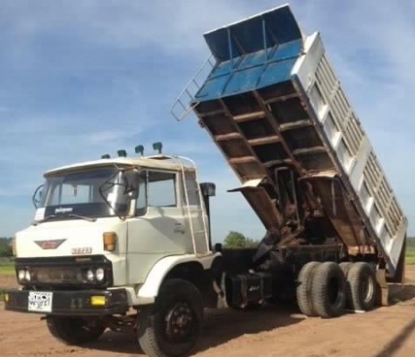 HINO KT 725 - 191 HP EL100 สิบล้อดั๊มพ์ 2 เพลา กระบะดั๊มพ์เหล็ก 12 ตันสภาพสวย รถเครื่องแรงดีไม่มีเยิ้ม ภายในเก๋งสีสันเดิมๆไม่มีผุกร่อน คอนโซลเก๋งสวยครบ พวงมาลัยเพาเวอร์ ระบบเบรคทริ๊ปฟี้ ช่วงล่างคัชซีไม่มีบวม ยางสภาพดี 10 เส้นประมาณ 70\% พร้อมบรรทุกพร้อมใช้