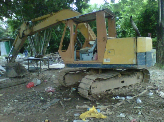 ขายKOMATSU PC 60-2สภาพสวยพร้อมใช้ ติดต่อได้ทีคุณ อ๊อฟ พิจิตร 086-737-9991