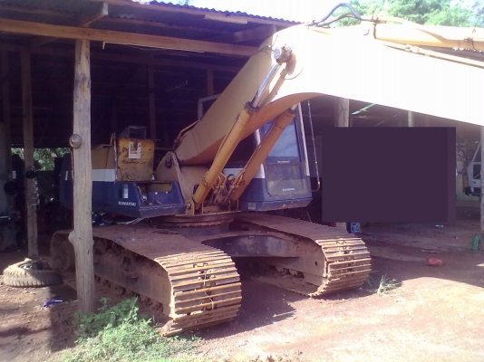 ขายด่วน  แม็คโค KOMASASU  PC  200  รุ่น 5