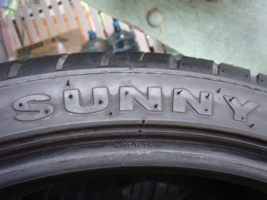 ขายยาง Sunny ปี12 ขนาด 245/35/20