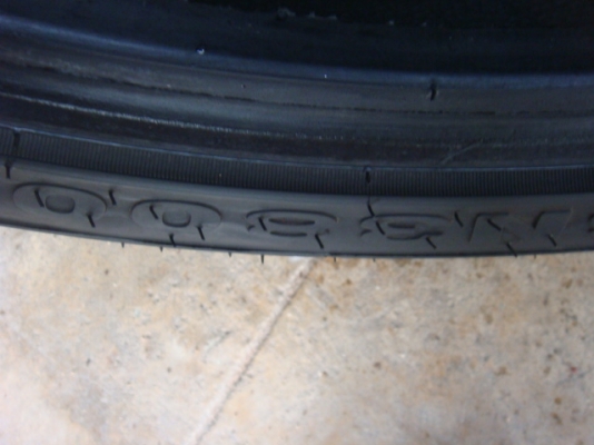 ขายยาง Sunny ปี12 ขนาด 245/35/20