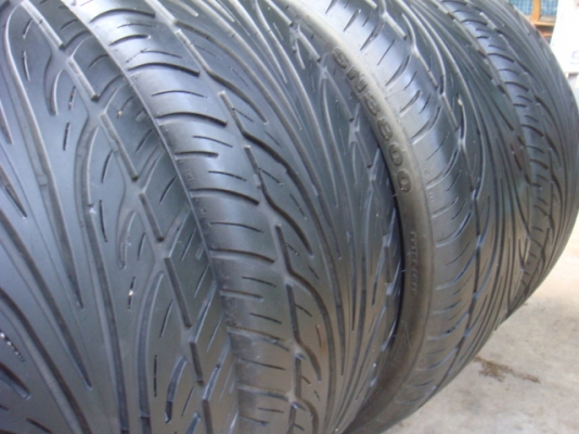 ขายยาง Sunny ปี12 ขนาด 245/35/20