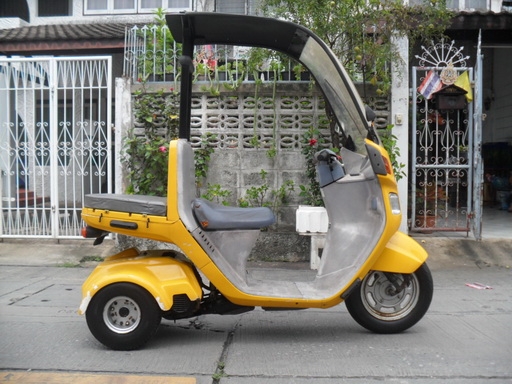 ขาย HONDA CANOPY  3ล้อมีหลังคาครับ สภาพสวยถูกๆ