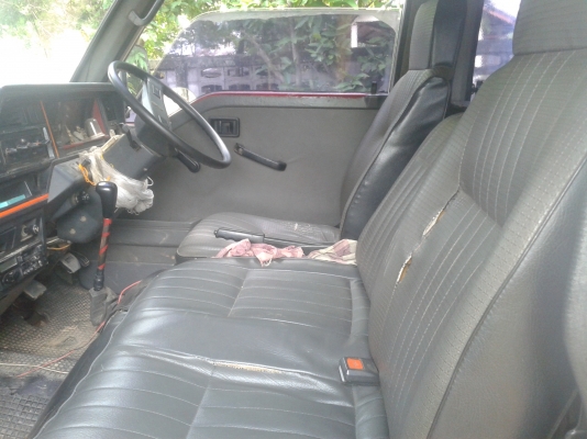 ขายรถตู้ NISSUN URVAN ปี 1992 เครื่องดี แอร์เย็น รถสวยใช้งาน พร้อมโอน พร้อมใช้งาน....