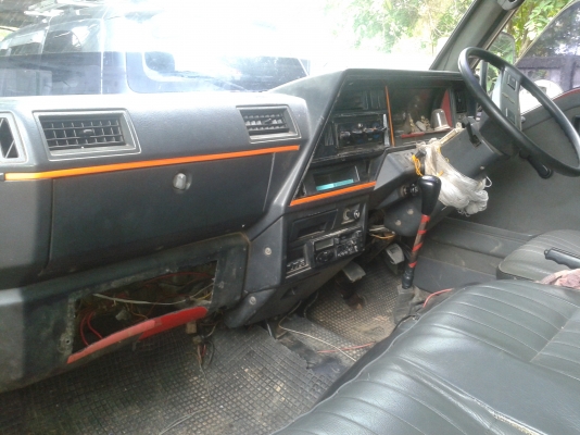 ขายรถตู้ NISSUN URVAN ปี 1992 เครื่องดี แอร์เย็น รถสวยใช้งาน พร้อมโอน พร้อมใช้งาน....