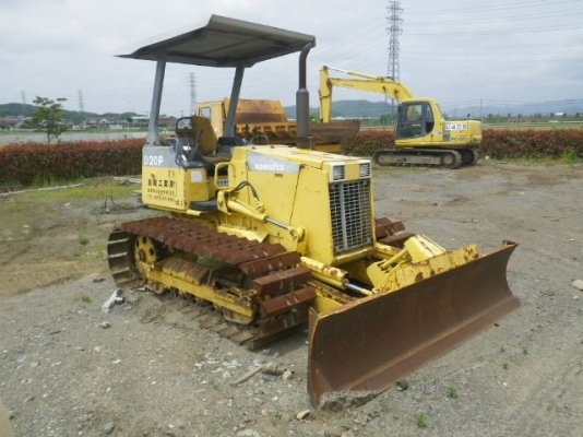 Komatsu D20P-7E ช.ม 2,298 เก่านอกพร้อมใช้ สวยสภาพเดิม