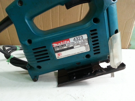 เลื่อยจิ๊กซอร์ยี่ห้อmakita รุ่น 4323 สภาพพร้อมใช้งานครับ