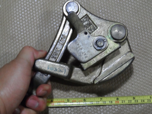 คีมจับดึงลวดสลิง หรือเหล็กเส้น ก็ได้