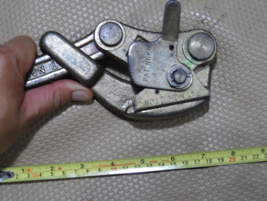 คีมจับดึงลวดสลิง หรือเหล็กเส้น ก็ได้