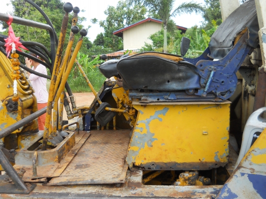 ขายแบ็คโฮKOMATSU PC40-3พร้อมใช้ปั๊มแรงทำงานทั้งวันไม่มีโหลด