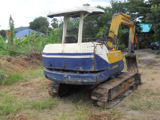 ขายแบ็คโฮKOMATSU PC40-3พร้อมใช้ปั๊มแรงทำงานทั้งวันไม่มีโหลด