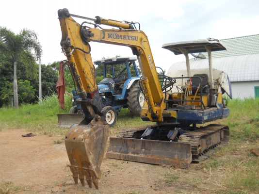 ขายแบ็คโฮKOMATSU PC40-3พร้อมใช้ปั๊มแรงทำงานทั้งวันไม่มีโหลด