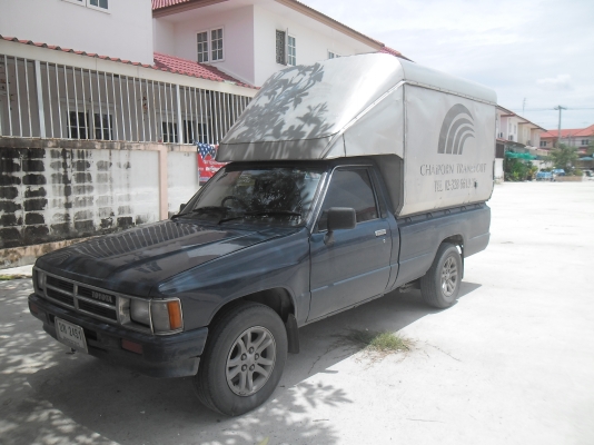 กระบะตู้ทึบพร้อมหากิน