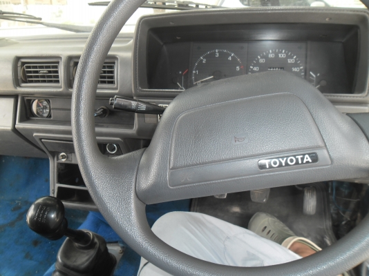 กระบะตู้ทึบพร้อมหากิน