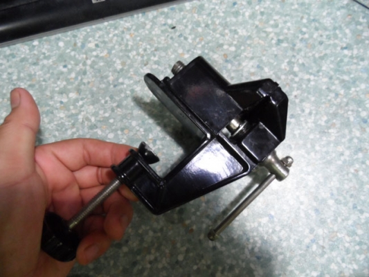 ปากกาจับขอบโต๊ะงานช่าง