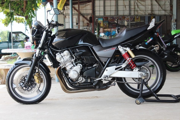 แม็กสิงห์บุรี//CB400 V-TEC4 REVO ปี2008 pgm-fi สภาพสวย สีเดิม ทะเบียนพร้อมโอน 195000 ด่วน