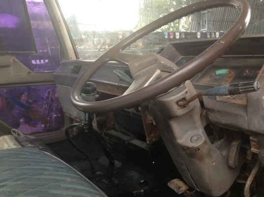 MITSUBISHI FUSO FN527 - 195 HP 6D16 รถหางปลาสิบล้อ 2 เพลา ใช้ลาก PC-200 ได้เลยครับ เครื่องแน่นแรงดีมากไม่มีเยิ้ม ภายในเก๋งคอนโซลสวยครบพร้อมไม่มีผุกร่อน พวงมาลัยเพาเวอร์ ระบบเบรคทริ๊ปฟี้ครบครัน ช่วงล่างคัชซีสวย ยางสภาพดี 10 เส้นประมาณ 70\% พร้อมลากพร้อมบรรท